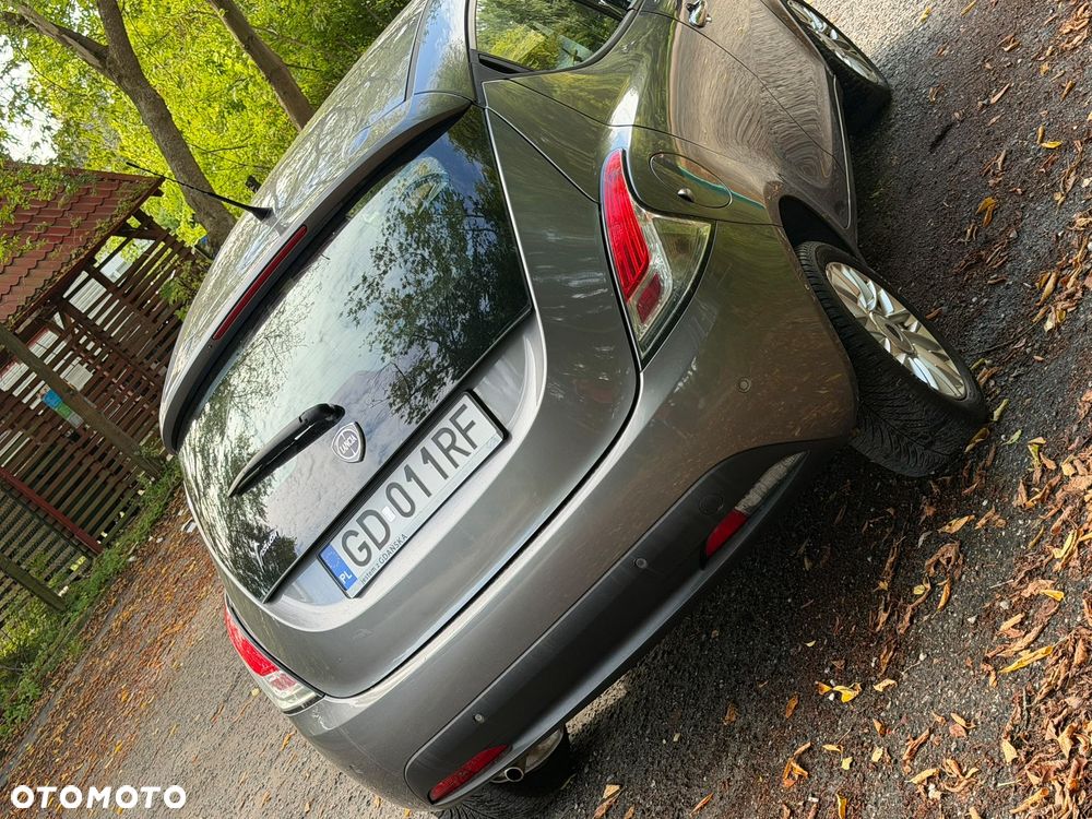 Lancia Ypsilon - 3