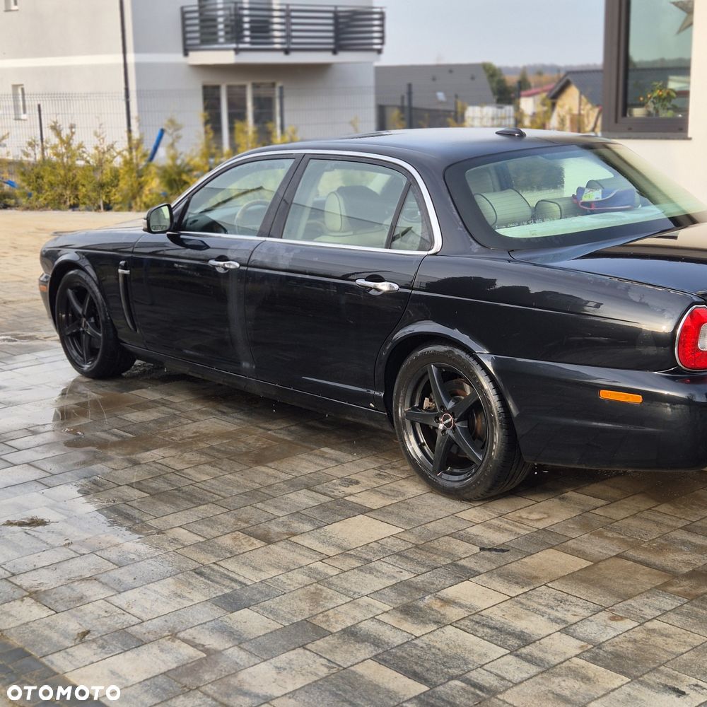 Jaguar XJ - 5