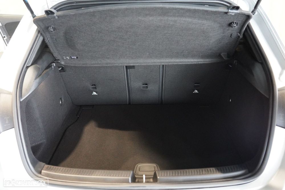 Mercedes-Benz A 180 d AMG Line - 30