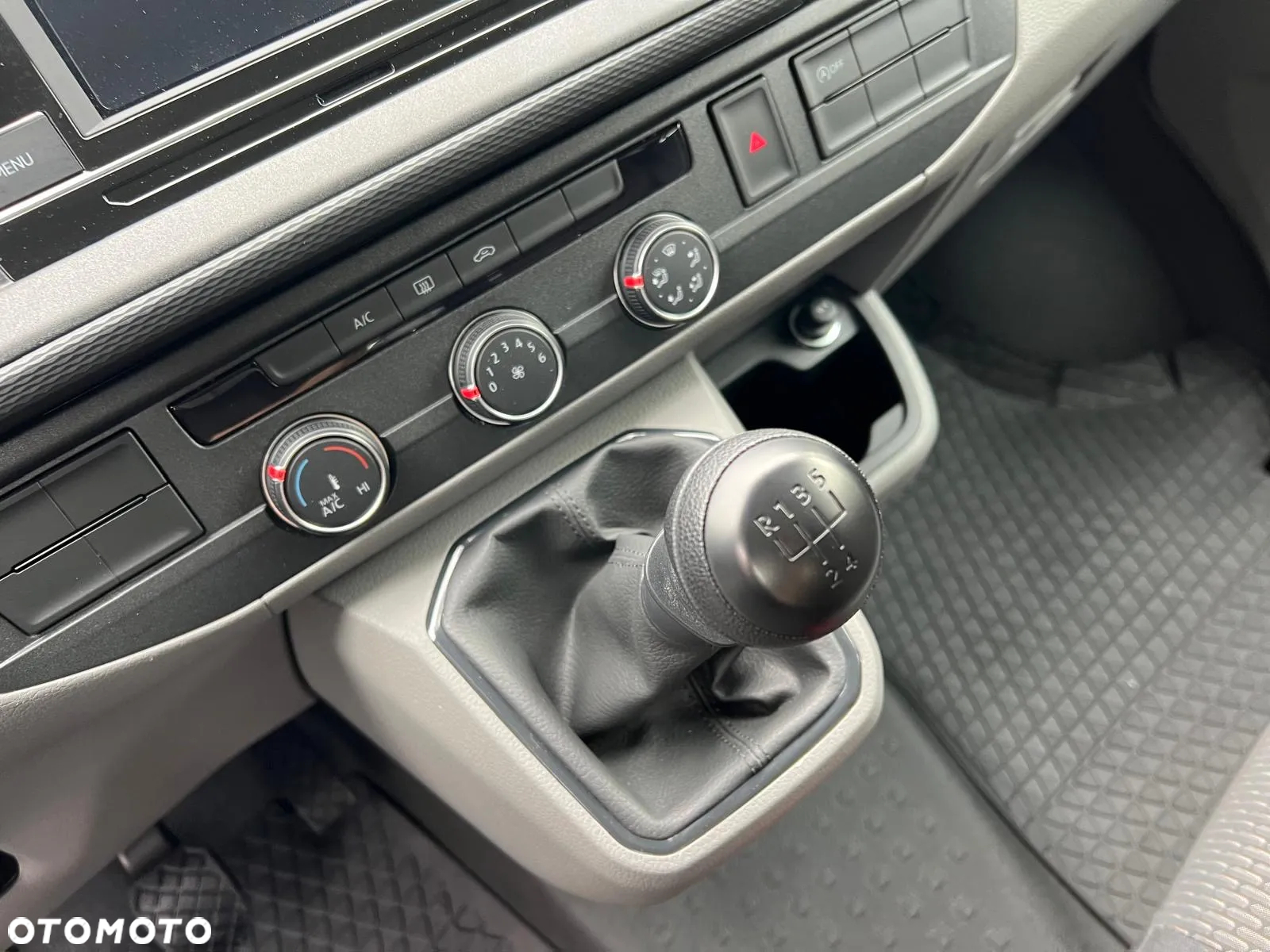 Volkswagen Transporter - 10