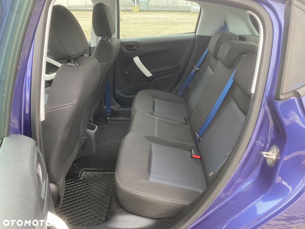 Peugeot 208 - 11