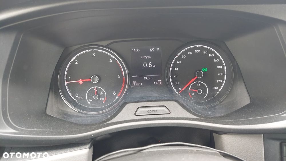 Volkswagen Caravelle - 12