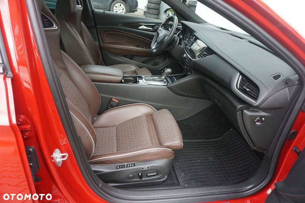 Opel Insignia 2.0 T 4x4 GSi + S&S - 25