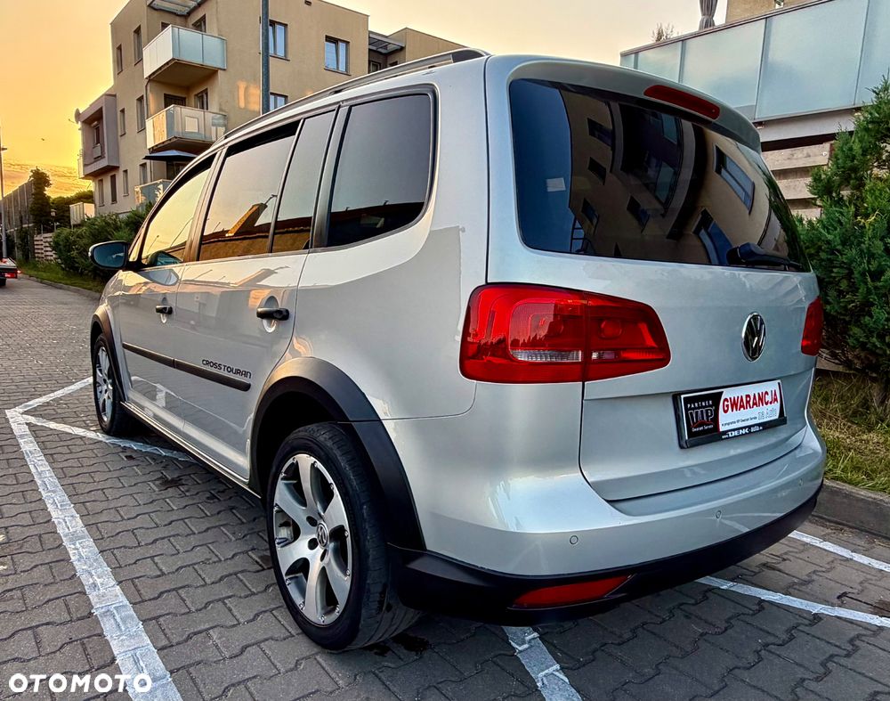 Volkswagen Touran - 3