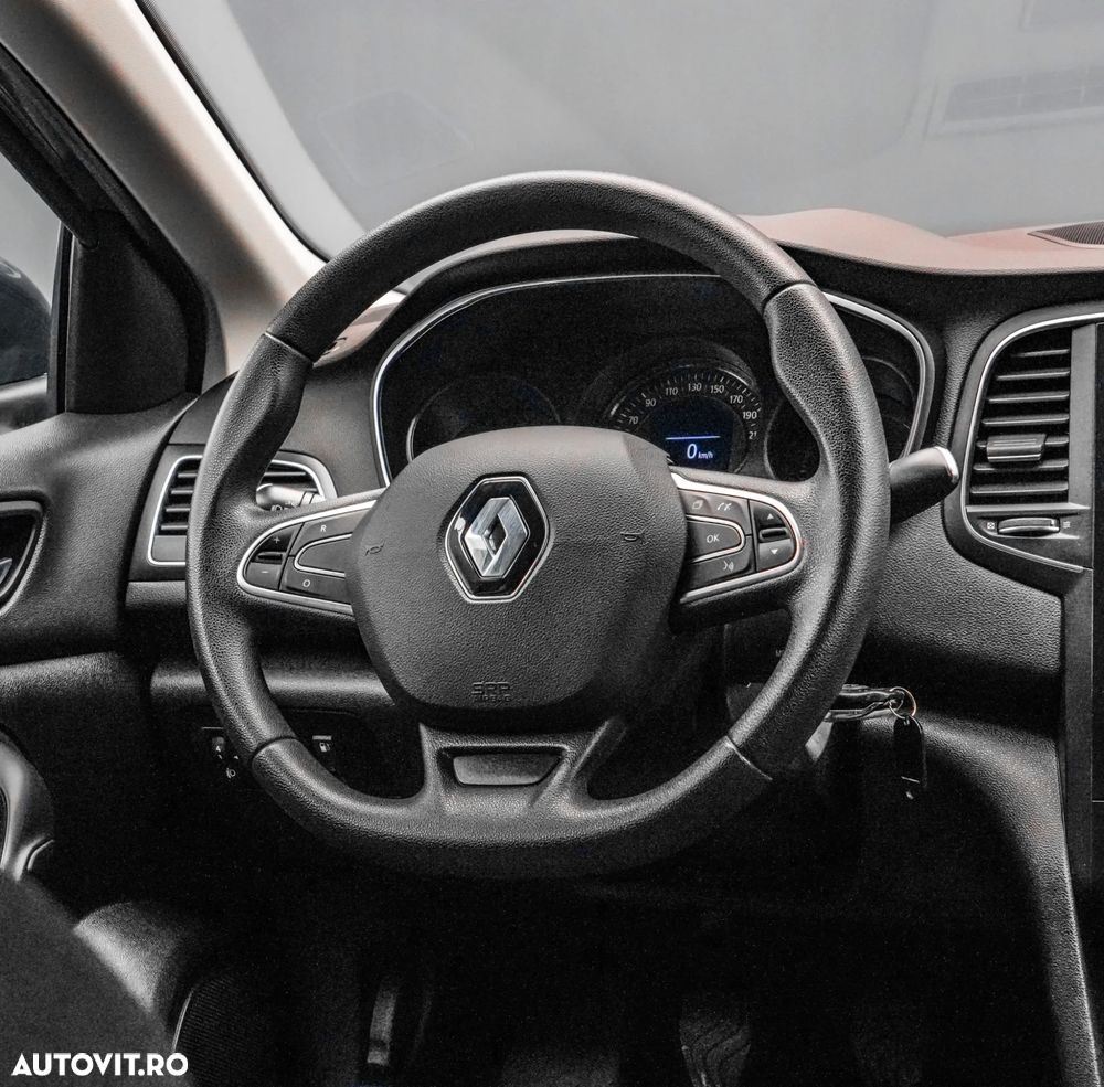 Renault Megane TCE GPF Life - 17