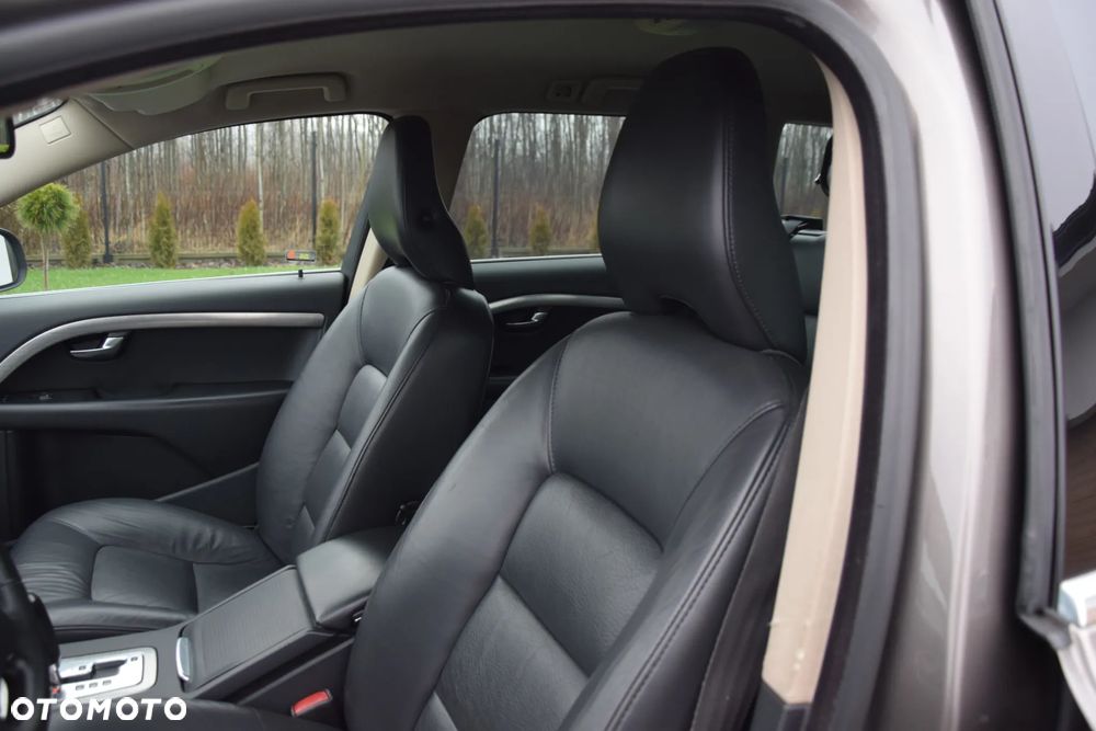 Volvo V70 2.5T Summum - 28