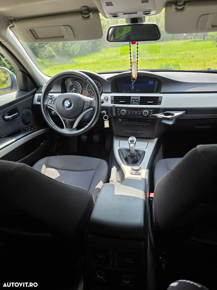 BMW Seria 3 318i Edition Sport - 9