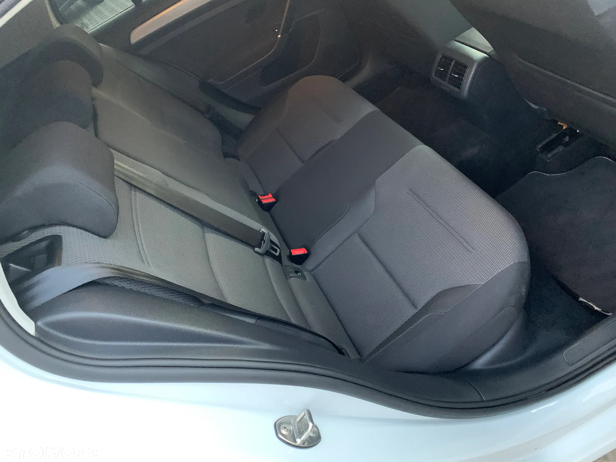 Volkswagen Golf VII 1.6 TDI BMT Comfortline - 22