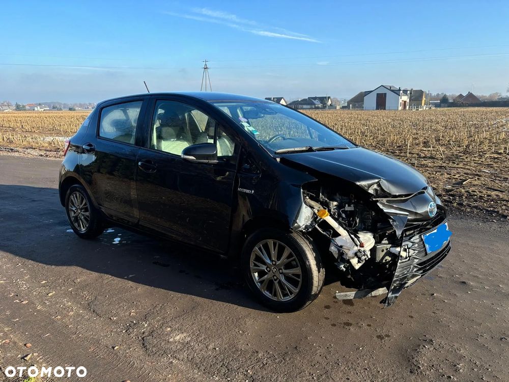 Toyota Yaris Hybrid 100 Dynamic - 12
