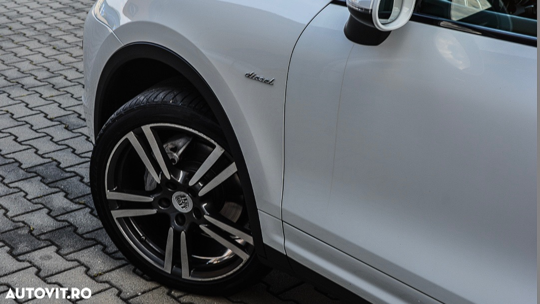 Porsche Cayenne 3.0 L - 13