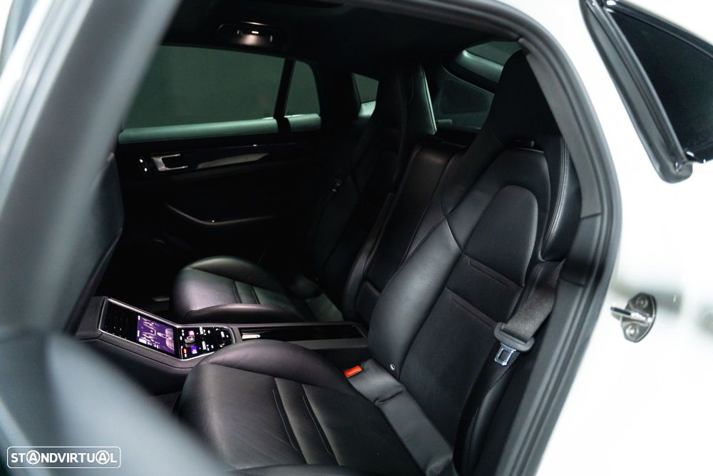 Porsche Panamera 4S - 11