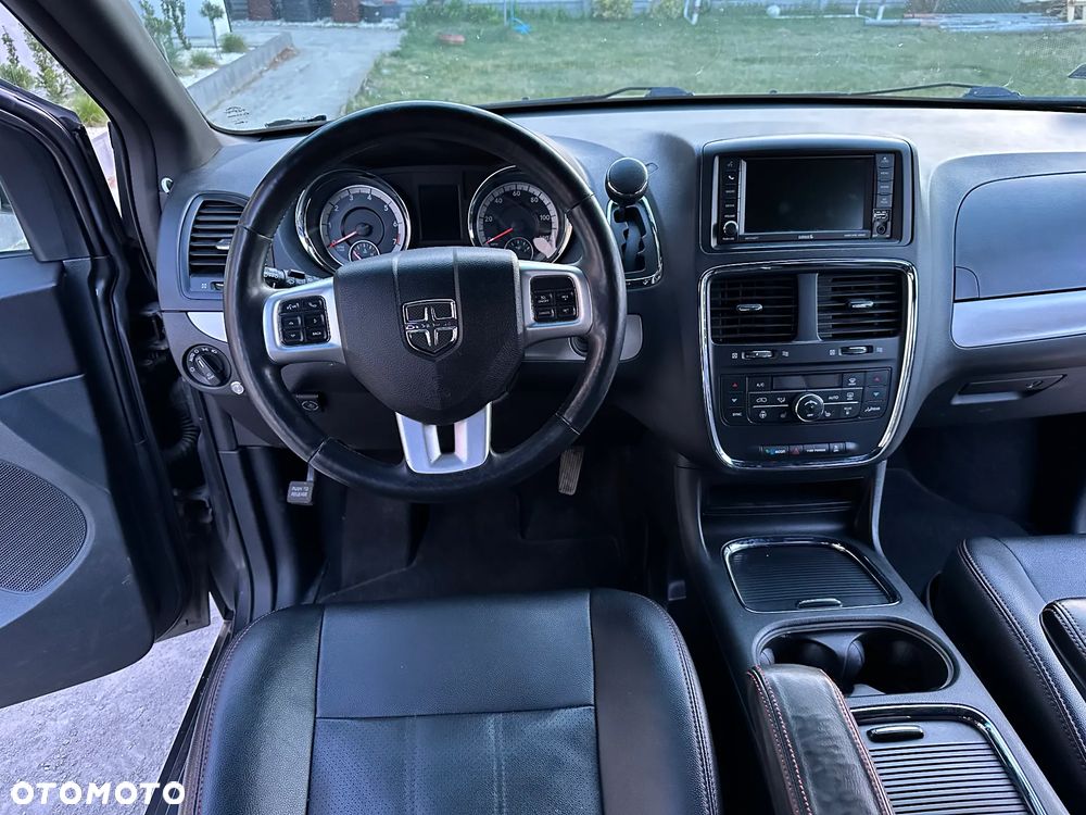 Dodge Grand Caravan 3.6 R/T - 8