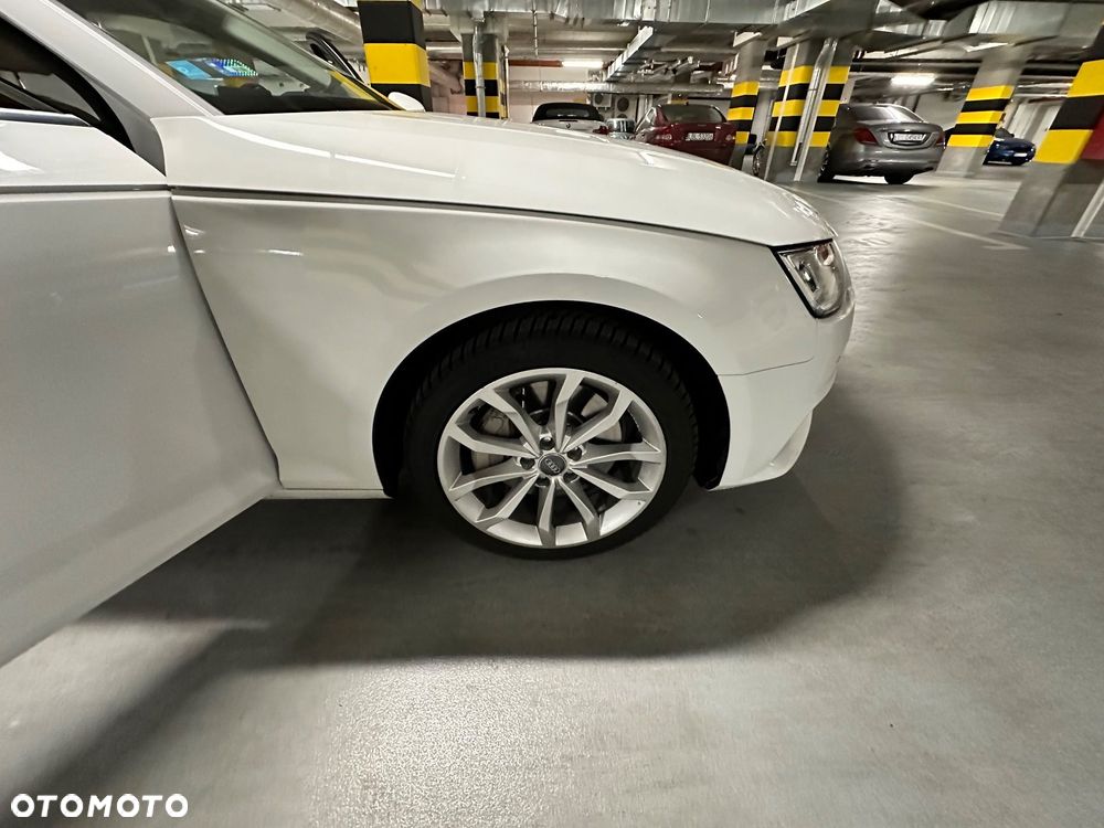 Audi A4 Limousine - 4