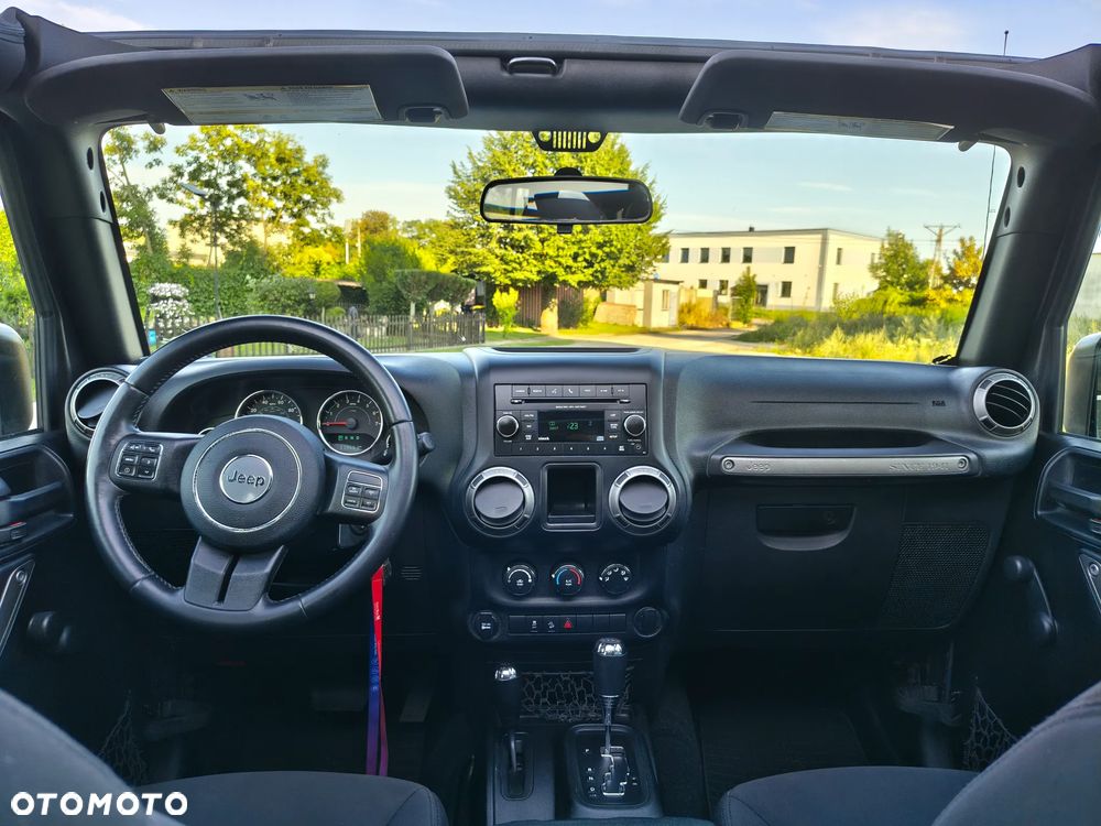 Jeep Wrangler - 33