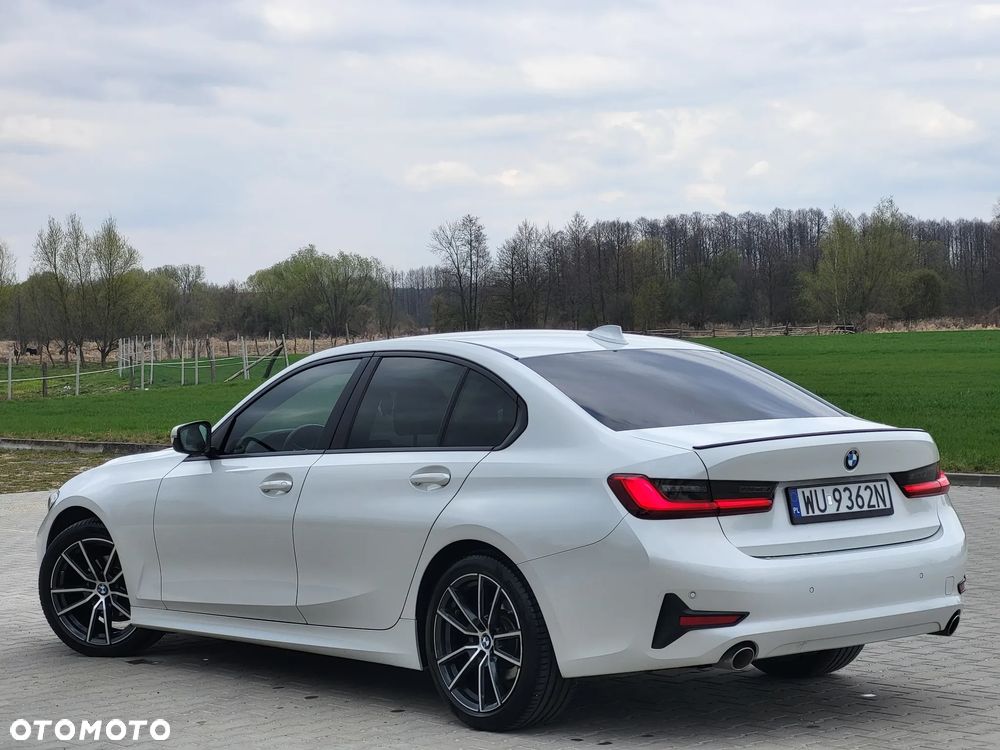 BMW Seria 3 318d Sport Line - 17