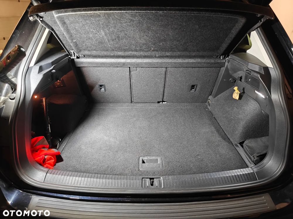 Volkswagen Tiguan - 32