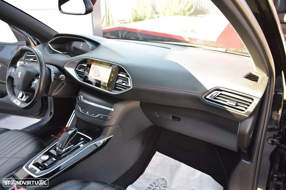 Peugeot 308 SW 1.5 BlueHDi GT EAT8 - 26