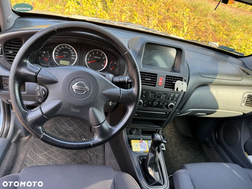 Nissan Almera 2005 photo 2