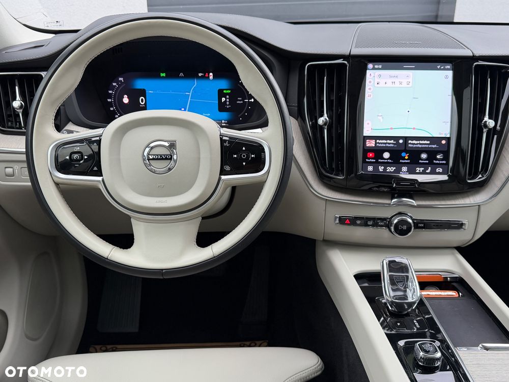 Volvo XC 60 T6 Plug-In Hybrid AWD Inscription - 28