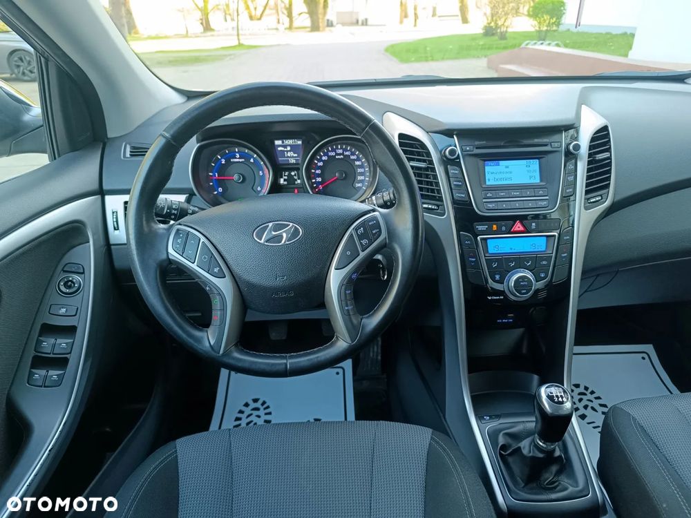 Hyundai i30 blue Kombi 1.6 CRDi Passion - 29