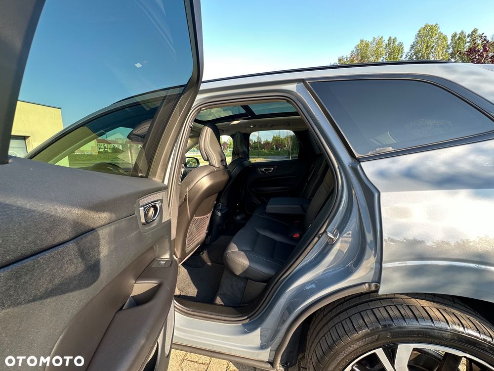 Volvo XC 60 B4 D Ultimate Dark - 26