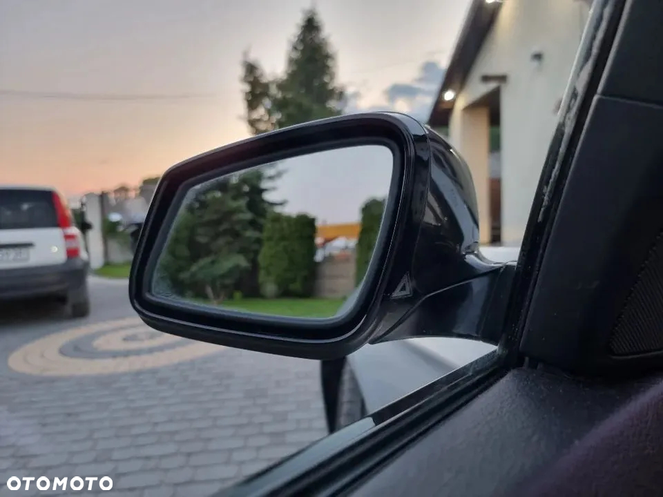 BMW Seria 5 528i xDrive - 12