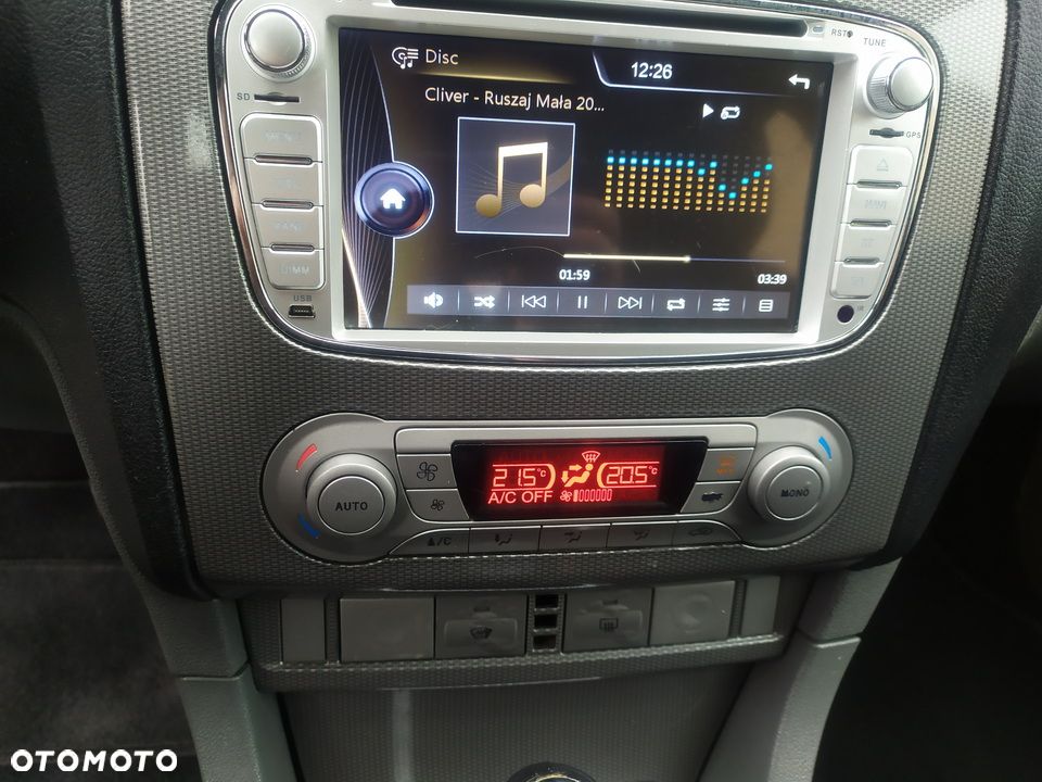 Ford Focus ver-1-6-16v-titanium - 11