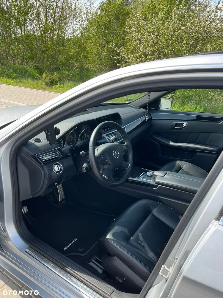 Mercedes-Benz Klasa E 300 CDI DPF BlueEFFICIENCY 7G-TRONIC Avantgarde - 16
