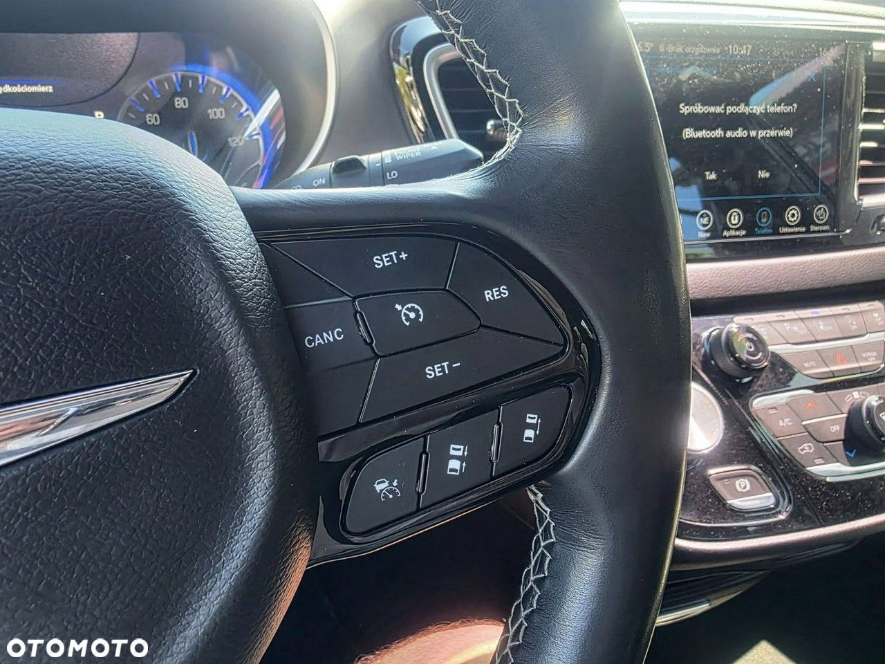 Chrysler Pacifica - 16
