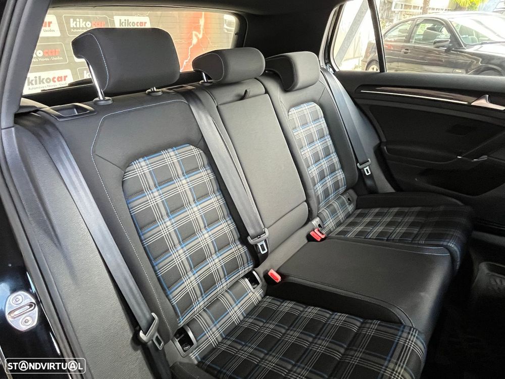 VW Golf 1.4 GTE Plug-in - 54