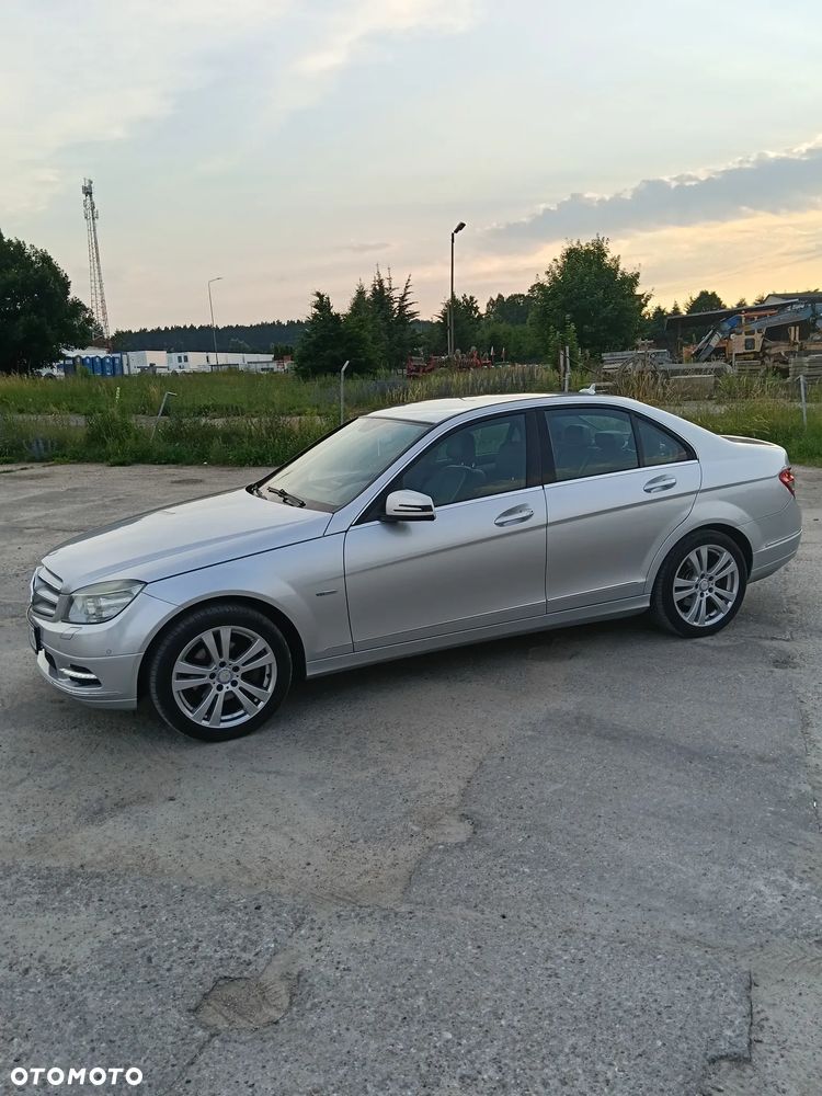 Mercedes-Benz Klasa C 180 CGI Automatik BlueEFFICIENCY Avantgarde - 3