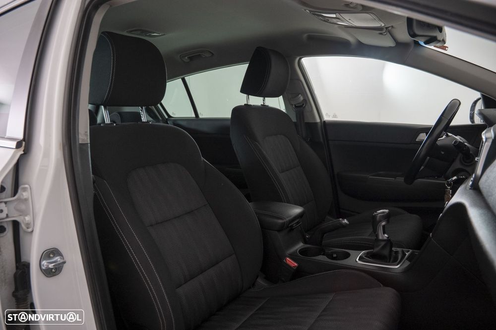 Kia Sportage 1.6 CRDI ISG MHEV Urban - 26