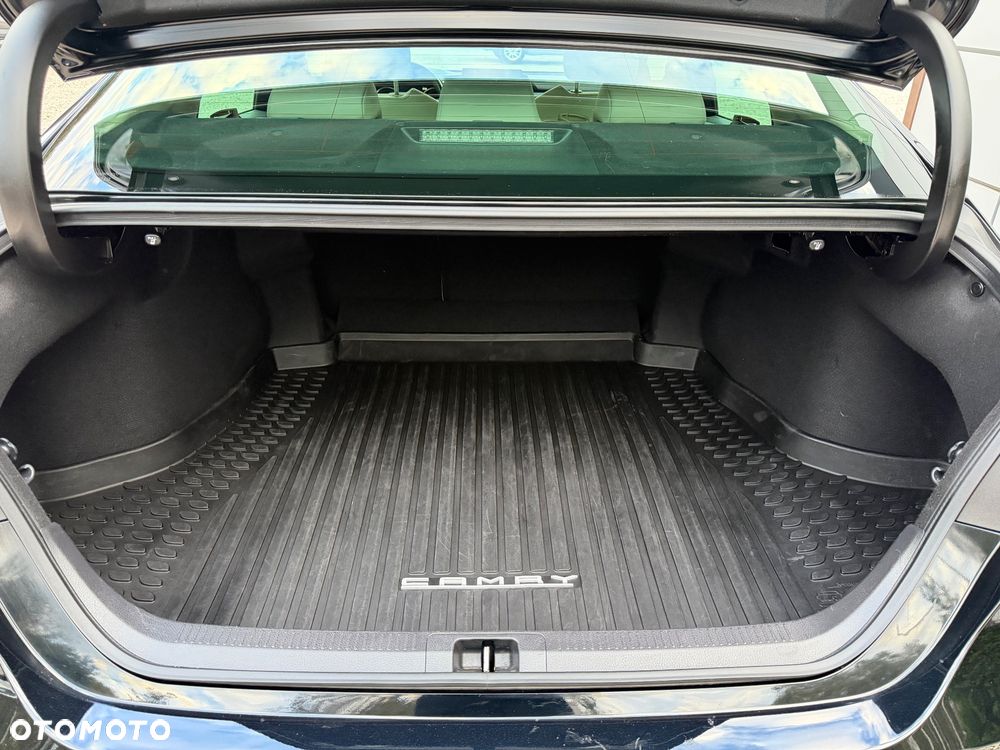 Toyota Camry 2.5 Hybrid Executive CVT - 39