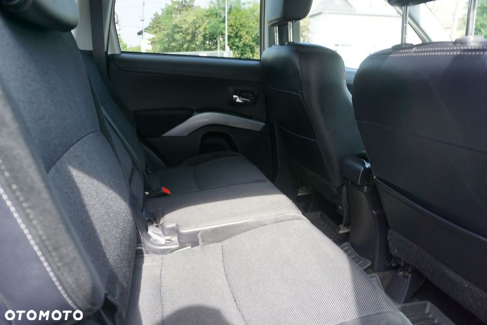 Mitsubishi Outlander - 25