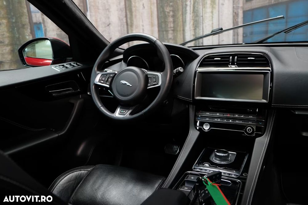 Jaguar F-Pace 20d AWD Aut. R-Sport - 6