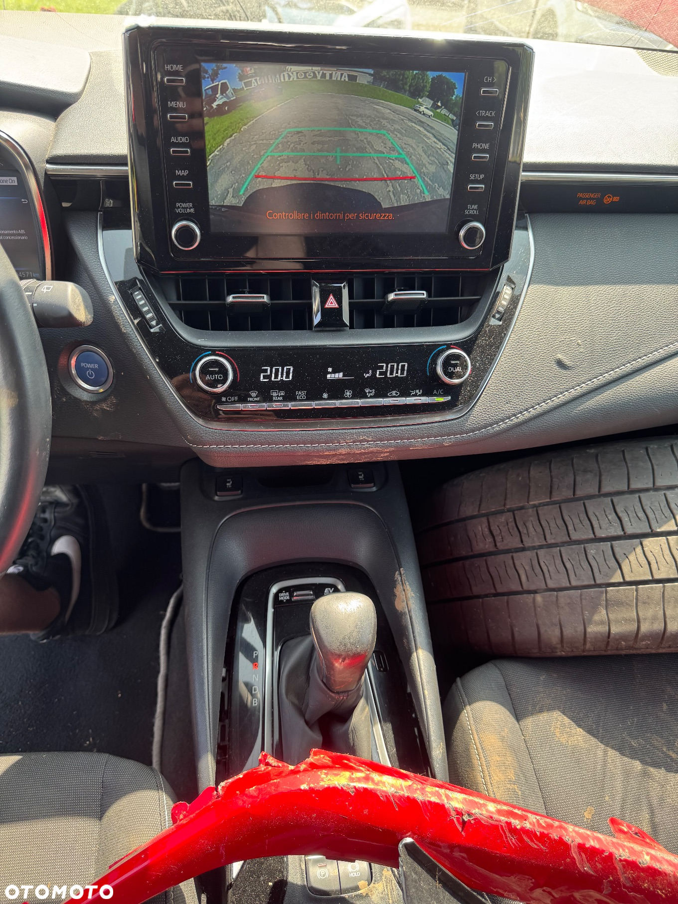 Toyota Corolla 1.8 Hybrid - 19