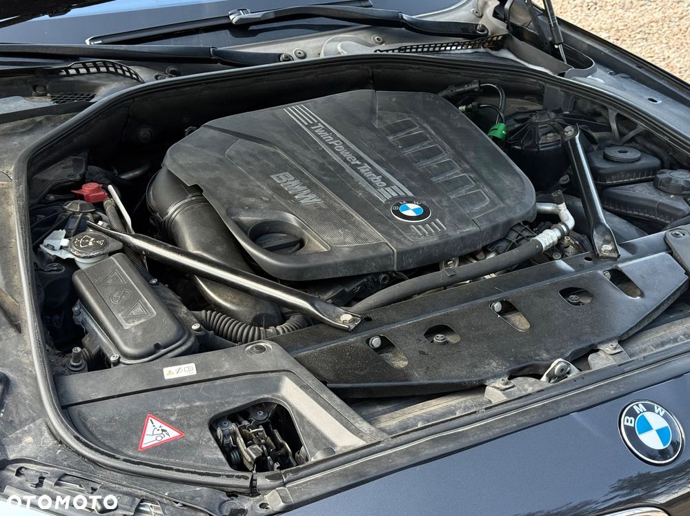 BMW Seria 5 530d xDrive Sport-Aut Luxury Line - 32