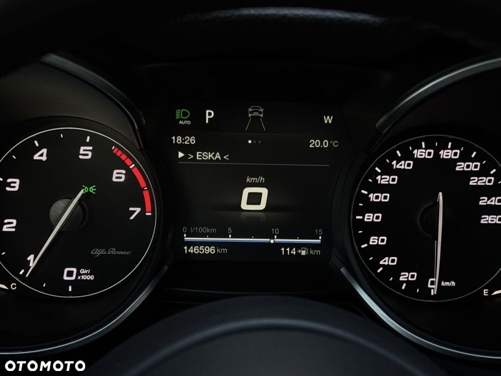 Alfa Romeo Stelvio 2.0 Turbo 16V AT8-Q4 First Edition - 32