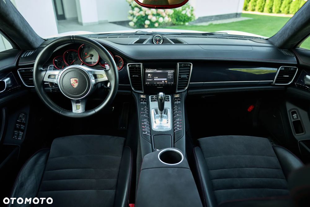 Porsche Panamera GTS - 33