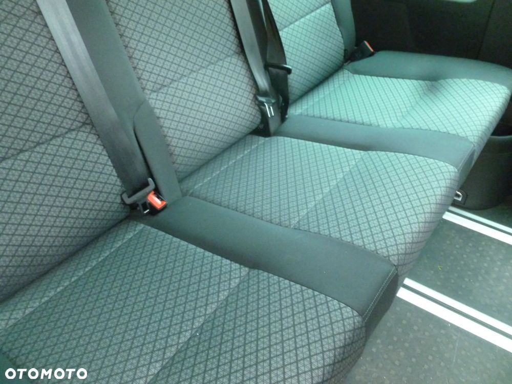 Volkswagen Multivan - 17