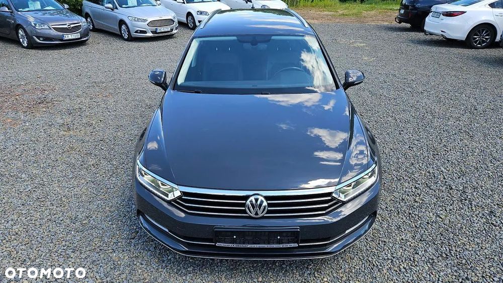 Volkswagen Passat Variant 2.0 TDI SCR DSG Highline - 9