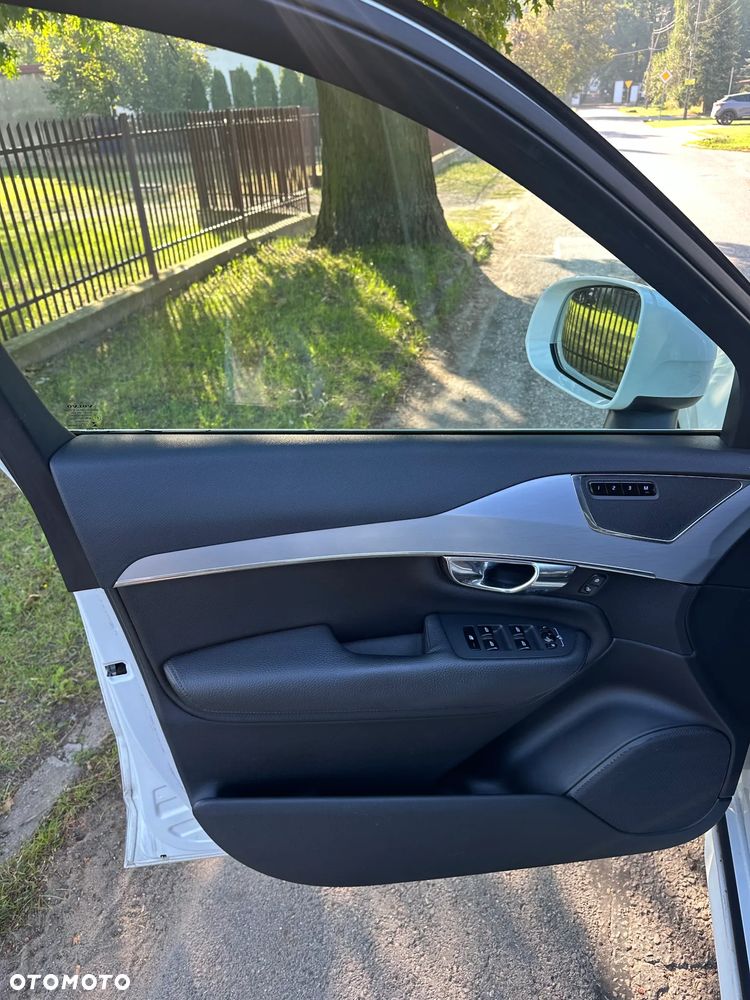 Volvo XC 90 D5 AWD Momentum - 23