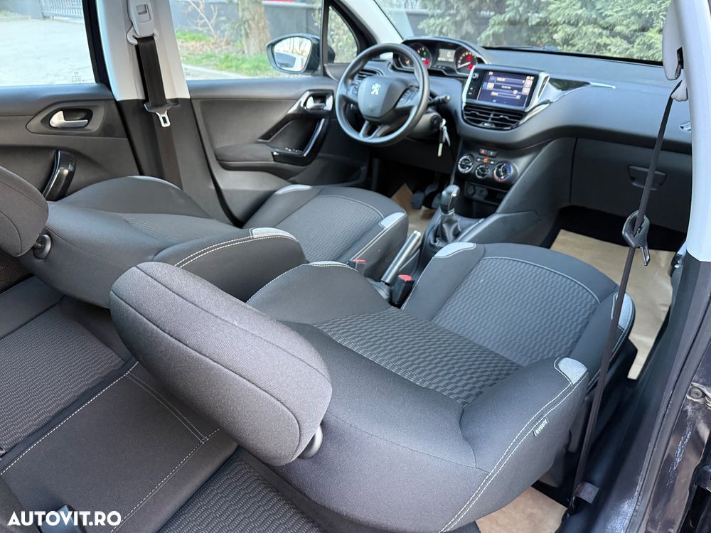 Peugeot 208 PureTech 110 Stop & Start Allure - 33