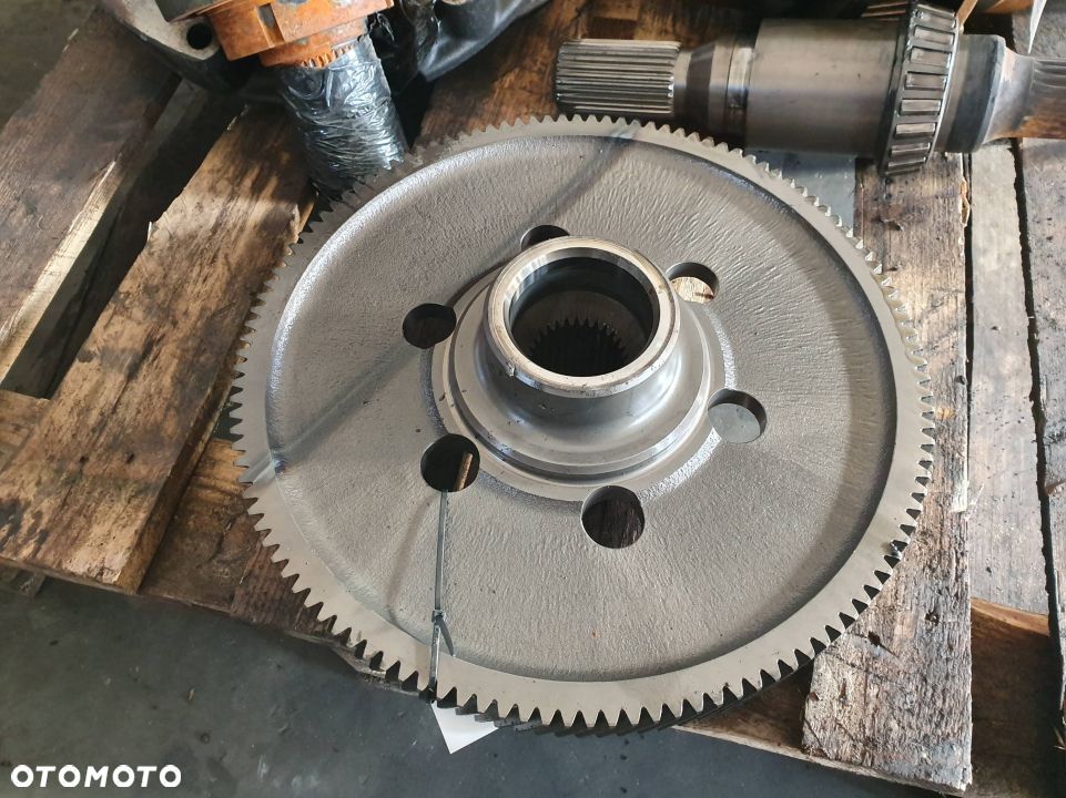 KOŁO ZĘBATE TRAKTOR NEW HOLLAND T8.320 - 2