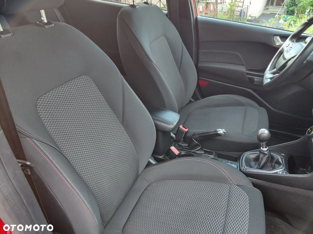Ford Fiesta 1.5 TDCi S&S ST-LINE - 13