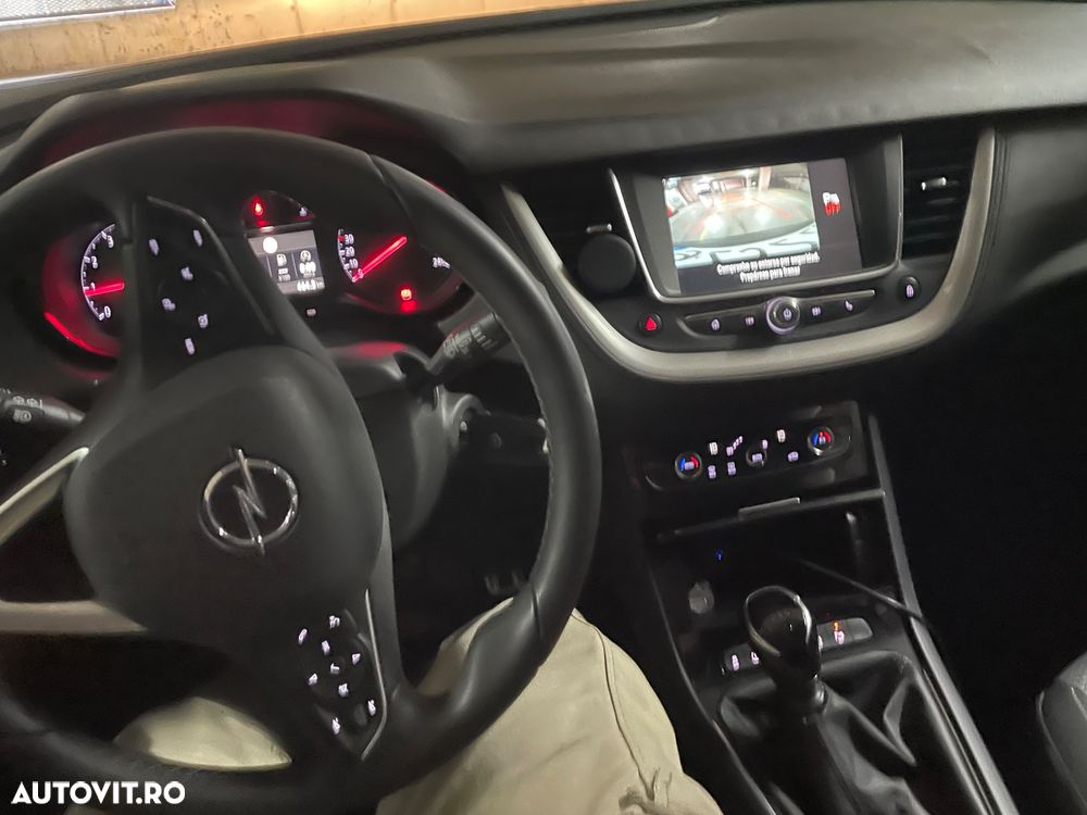 Opel Grandland X 1.2 Turbo START/STOP Design Line - 6