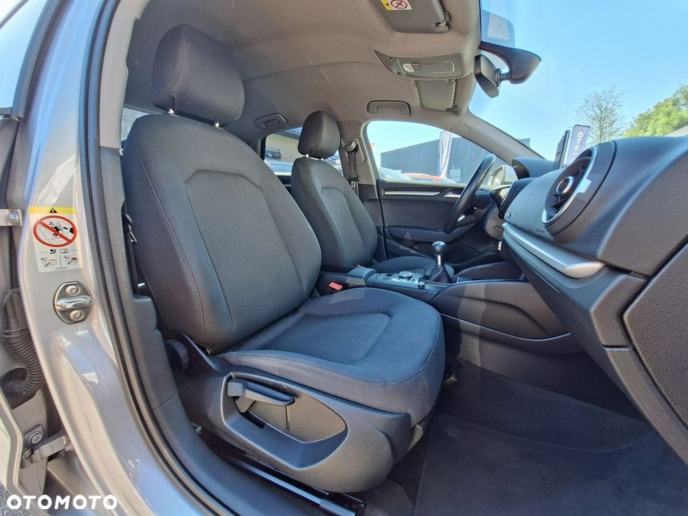 Audi A3 Limousine 35 TFSI Sport - 24