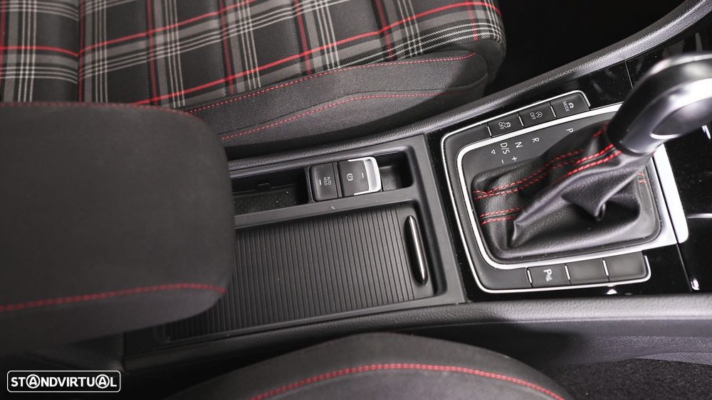 VW Golf GTI 2.0 TSI OPF DSG Performance - 43