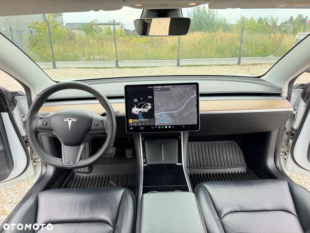 Tesla Model 3 - 6