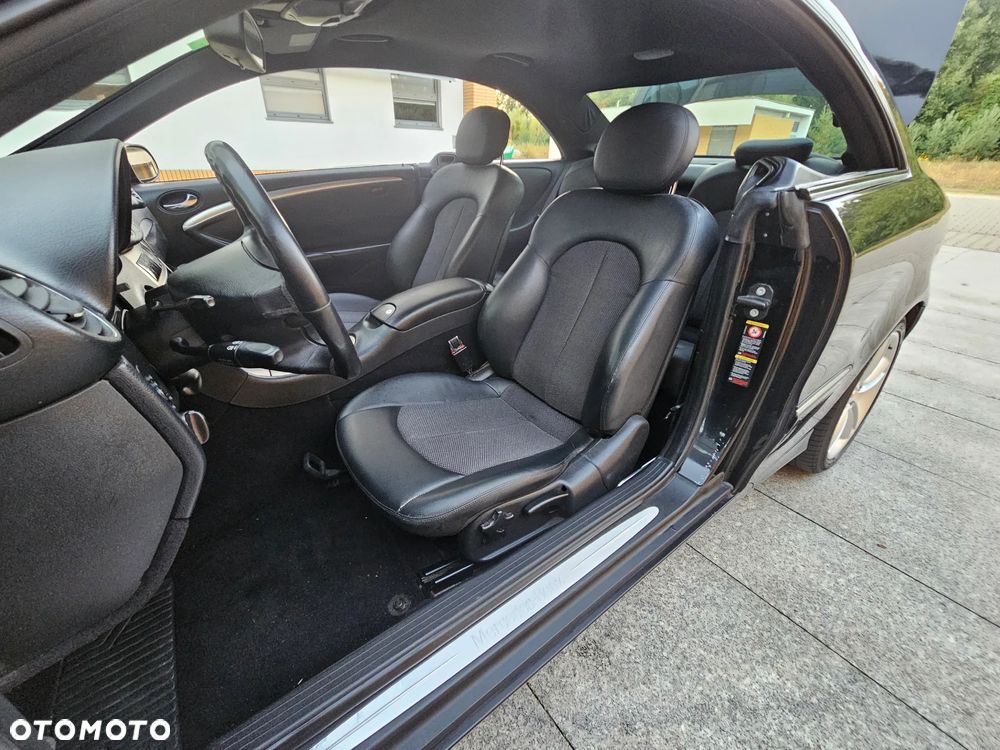 Mercedes-Benz CLK - 12